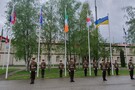 Біля штаб-квартири центру підняли український прапор.