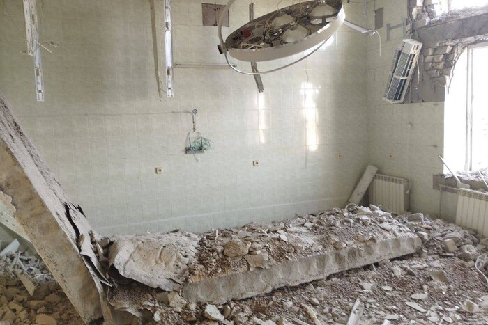 Влучили в реанімаційне відділення: РФ вдарила по лікарні у Бериславі (фото)