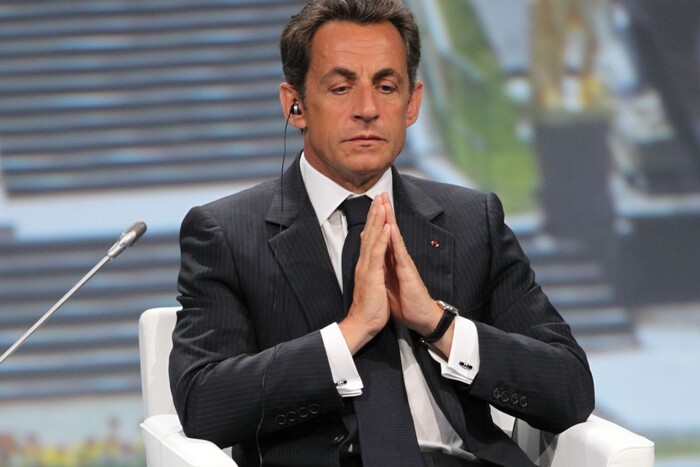 Французький суд засудив Саркозі до року ув'язнення