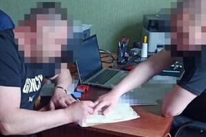 Бив та тримав на ланцюгу: у Нікополі вітчим катував п'ятирічного пасинка