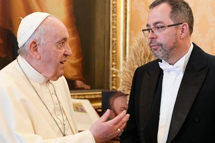 Посол України у Ватикані: Папа продовжує сприймати Росію як заблудлу вівцю