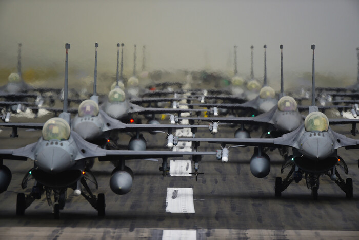 F-16 від союзників: США назвали умову, за якої Україна отримає винищувачі 