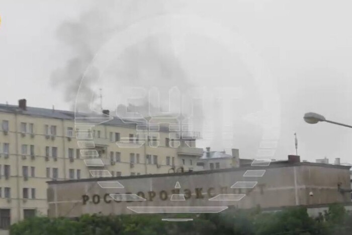 У Росії зранку горіли два військкомати (відео)