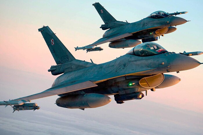 Тренування українських пілотів на літаках F-16 вже почалося – Боррель