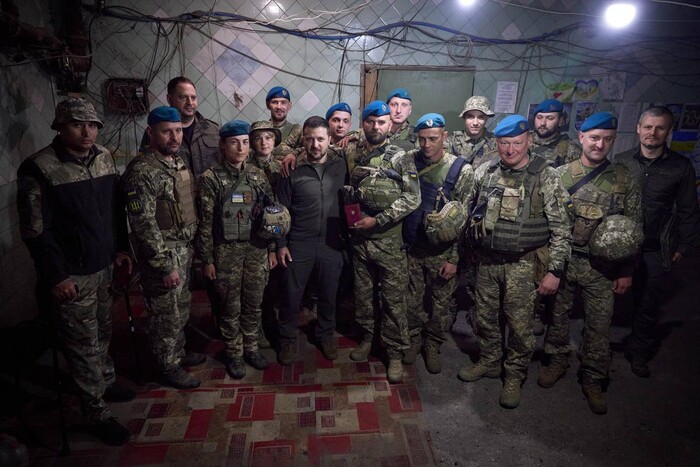 Зеленський приїхав на фронт, щоб привітати воїнів із Днем морської піхоти (фото)