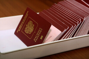 Росія ухвалила закон про вилучення закордонних паспортів на кордоні