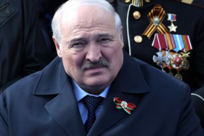 «Я вмирати не зібрався, заспокойтеся»: Лукашенко жорстко відповів на чутки про свою хворобу