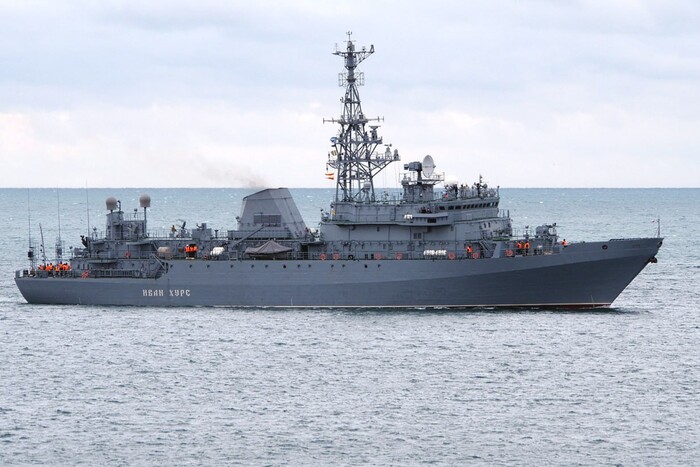 Окупанти скаржаться, що невідомі дрони атакували новітній російський корабель 