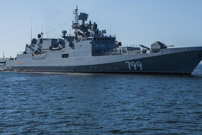 Росія терміново вивела в Чорне море фрегат «Адмірал Макаров»