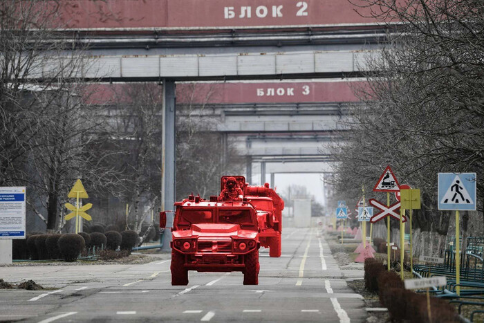 Разведка показала технику россиян возле энергоблоков ЗАЭС (фото)