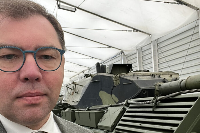 Посол показав танки Leopard 1A5, які Німеччина передасть Україні (фото та відео) 