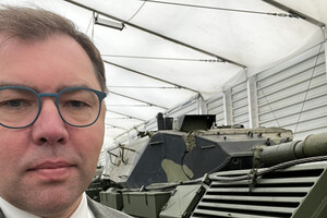 Посол показав танки Leopard 1A5, які Німеччина передасть Україні (фото та відео) 