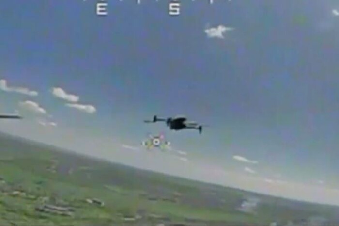 СБУ показала, як дрони-камікадзе знищують техніку окупантів (відео)