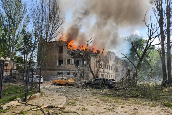 Ракетна атака на Дніпро: кілька людей вважаються зниклими безвісти (фото, відео)