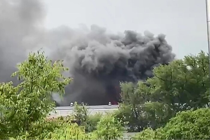У російському Ростові-на-Дону спалахнула велика пожежа (відео) 