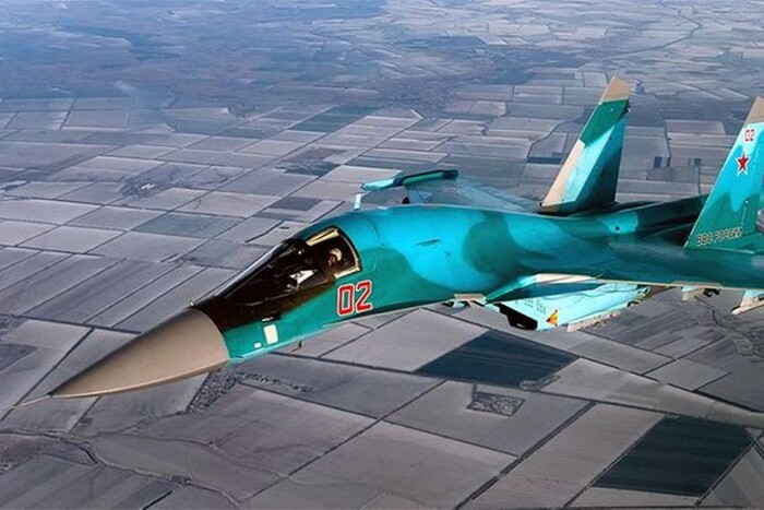 Бомби попадали в поле: російські бомбардувальники Су-34 провели невдалу операцію у Грайвороні
