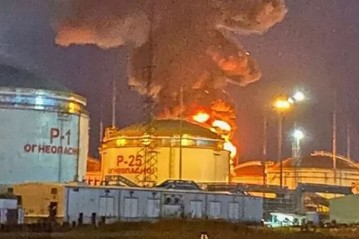Росіяни повідомляють про чергову «атаку» на нафтопереробний завод неподалік кордону з Україною 