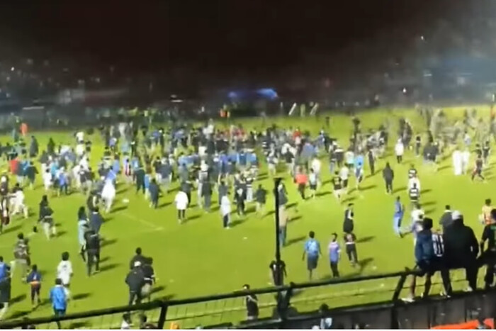 У Танзанії на стадіоні відбулася тиснява: десятки людей отримали поранення