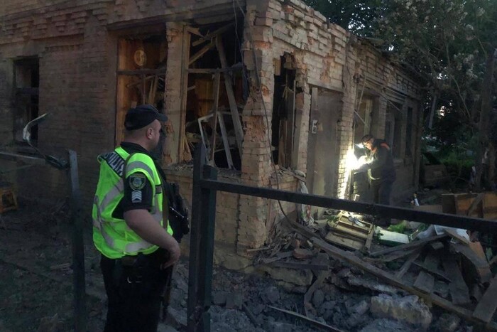 Нічна атака на Київщину: пошкоджені приватні будинки (фото)