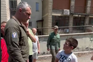 Дев'ятирічний хлопчик розповів, як зміг врятуватися під час атаки на Київ