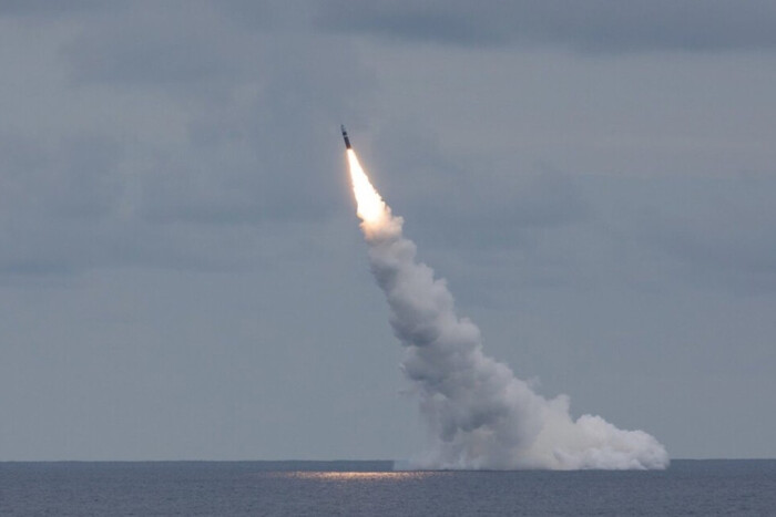 В море три ракетоносителя. Военные предупредили о возможных новых атаках России