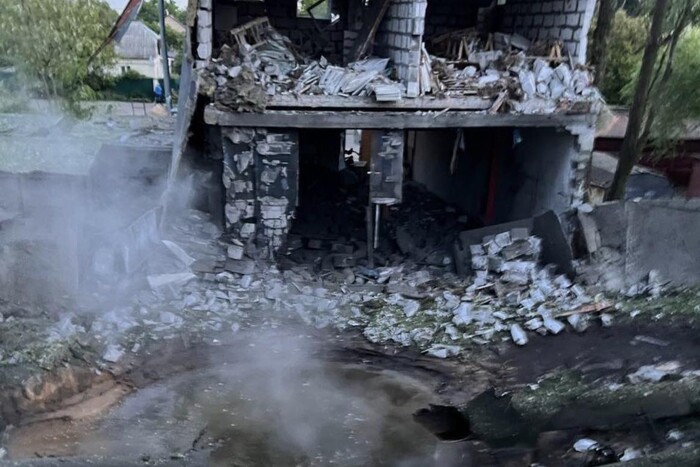 Нічний теракт: пошкодження зафіксовано у трьох районах Києва (фото)