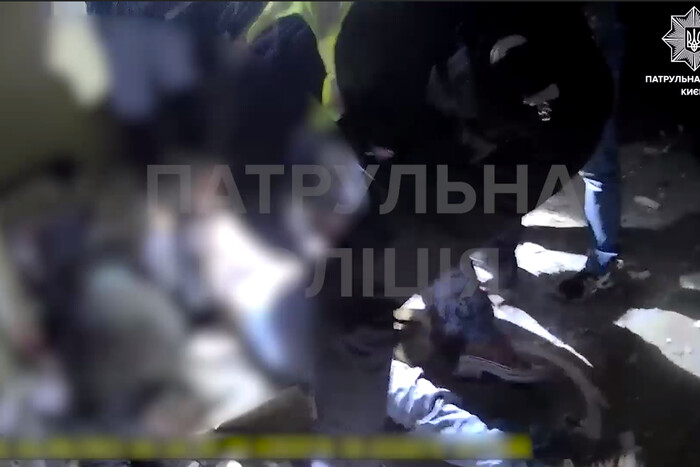 Нічна атака на Київ: поліція показала перші хвилини після падіння уламків (відео)