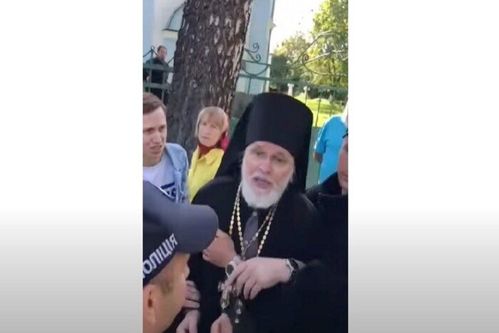 Прихід священника з ПЦУ спровокував істерику у московського попа у Переяславі (відео)