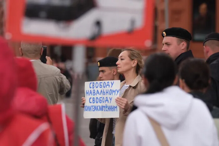 Росіяни вийшли на протести, понад сотню осіб затримано: що сталося (відео)