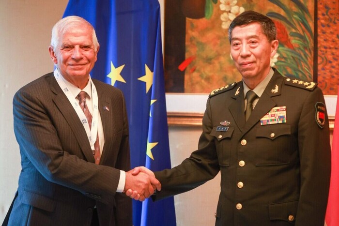 Жозеп Боррель обговорив із міністром оборони Китаю війну в Україні
