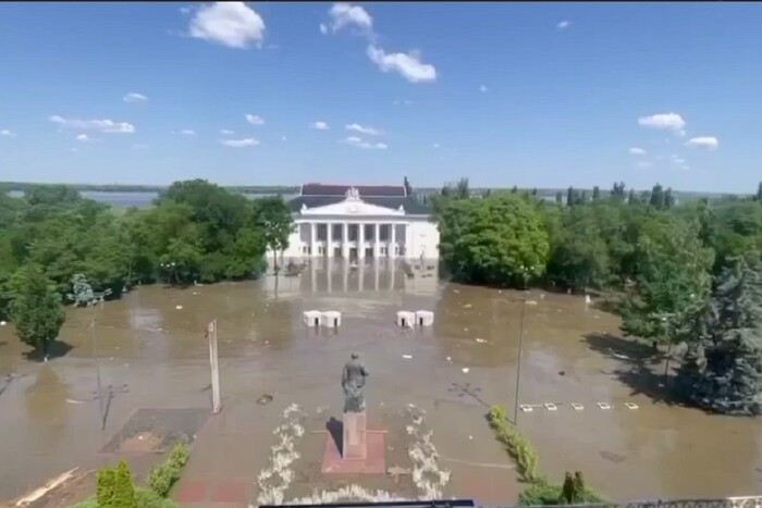 Підрив ГЕС. Вода підтопила центр Нової Каховки (відео)