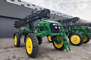 Комбайн John Deer 4830, який рашисти прийняли за «Леопард»