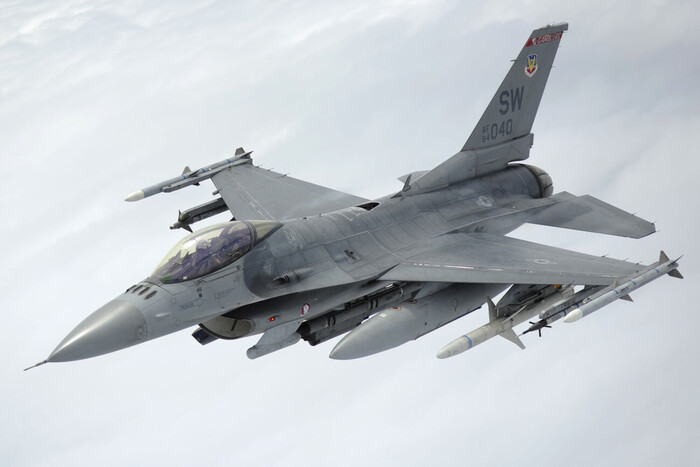 Лавров заявил, что истребители F-16 переносят ядерное оружие. Белый дом ответил