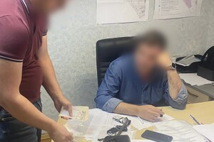 Вимагав хабар за каруселі: правоохоронці затримали директора «Гідропарку»