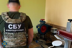 Підпільний «ЦНАП»: у Києві чоловік продавав фальшиві документи