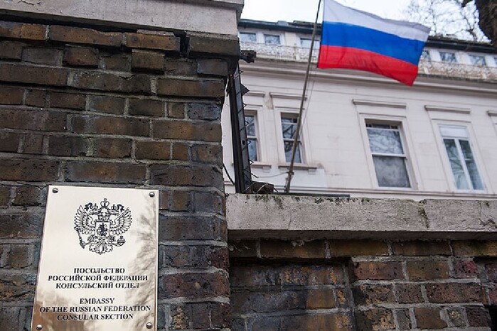Румунія виганяє понад 50 співробітників російського посольства