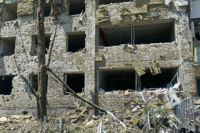 Рашисты разрушили больницу в Гуляйполе