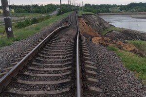 Приміські поїзди до Нікополя з Кривого Рога, Апостолова, Тимкова ми обмежили до Чортомлика