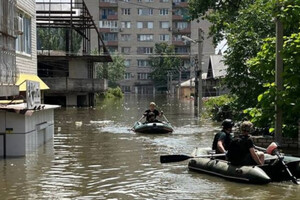 Херсон у воді, евакуація людей