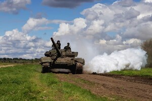 ЗСУ продовжують вести наступальні дії на окремих напрямках, займаючи панівні висоти, лісосмуги з метою поступового витіснення ворога з підступів до Бахмуту