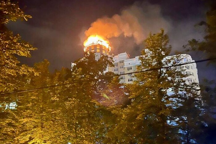 У Білгороді спалахнула багатоповерхівка в елітному житловому комплексі (відео)