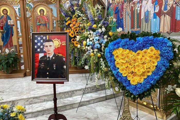 У Чикаго поховали українського Героя, що загинув під Бахмутом (фото)
