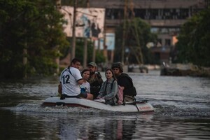 Тисячі людей опинилися у зоні потопу