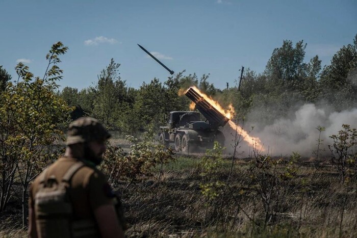 ЄС планує прискорити поставки зброї Україні для підтримки наступу