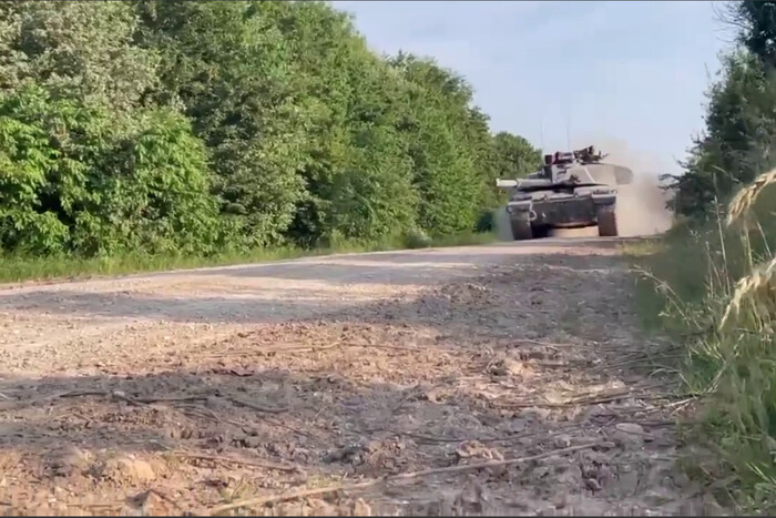 На фронті вперше помічений британський танк Challenger 2 (відео)