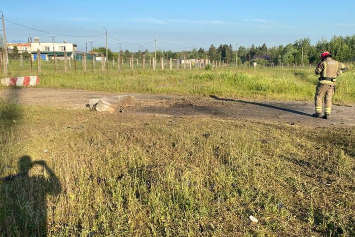 Вблизи воинской части в Подмосковье упали несколько беспилотников (фото)
