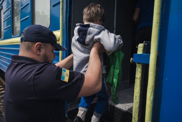 Із Куп'янського напрямку евакуювано всіх дітей через активізацію окупантів