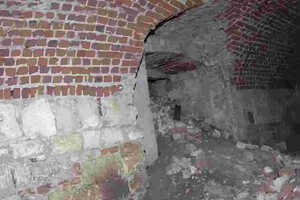 Археологи віднайшли старовинне підземелля у Галицькому замку (фото, відео)