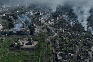 Окупанти майже рік намагаються захопити Бахмут