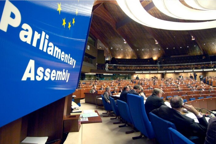 ПАРЄ ухвалила резолюцію про повну підтримку мирного плану Зеленського
